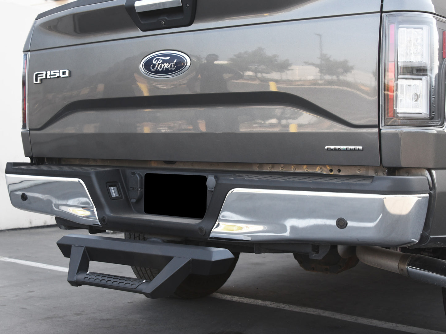 Armordillo 2" Reciever AR Style Rear Hitch Step - Black