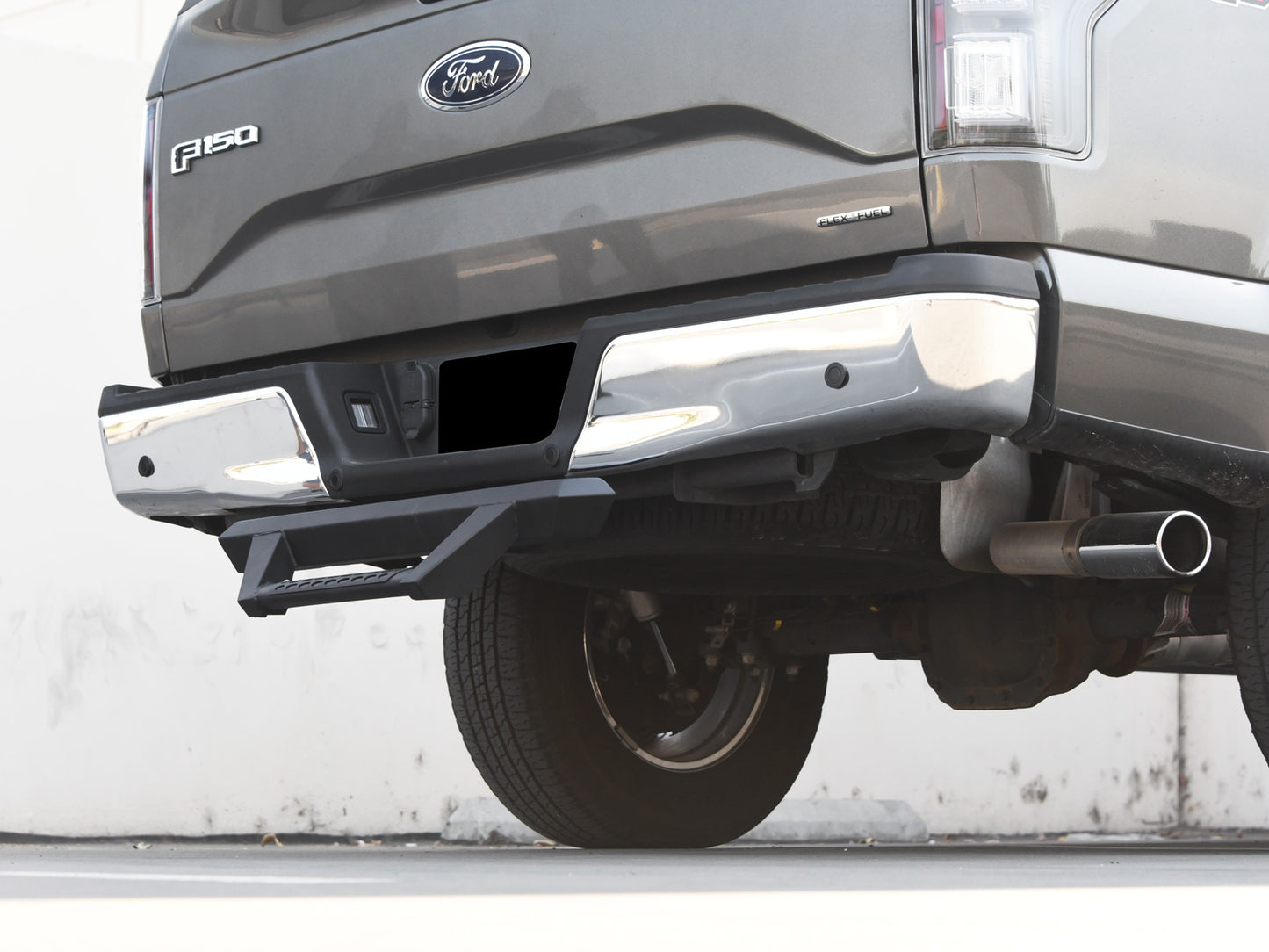 Armordillo 2" Reciever AR Style Rear Hitch Step - Black