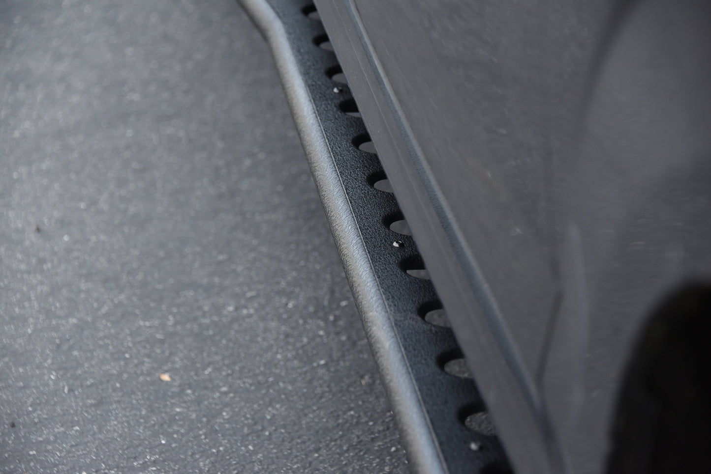 Armordillo 2020-2022 GMC Sierra 2500/3500 Double Cab RS Series Running Board - Textured Black