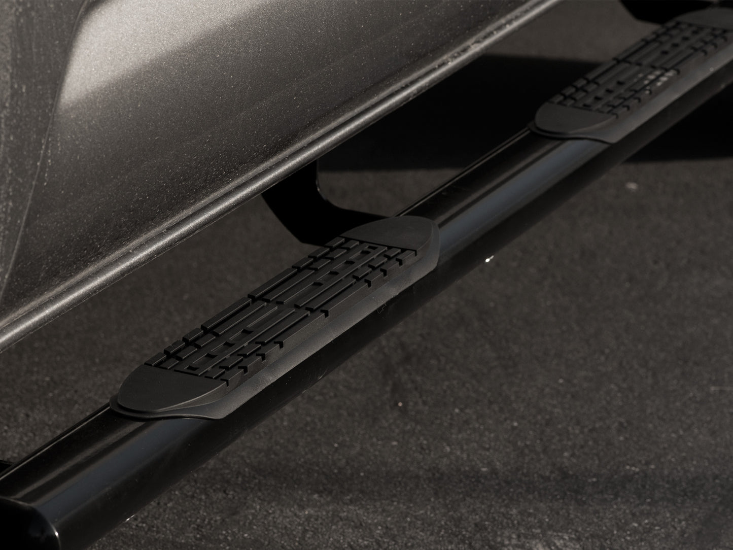 Armordillo 2007-2018 Chevy Silverado 1500 - Extended Cab - Rocker Mount (Excl. Diesel Model) 4" Oval Step Bar -Black - Armordillo USA by I3 Enterprise Inc. 