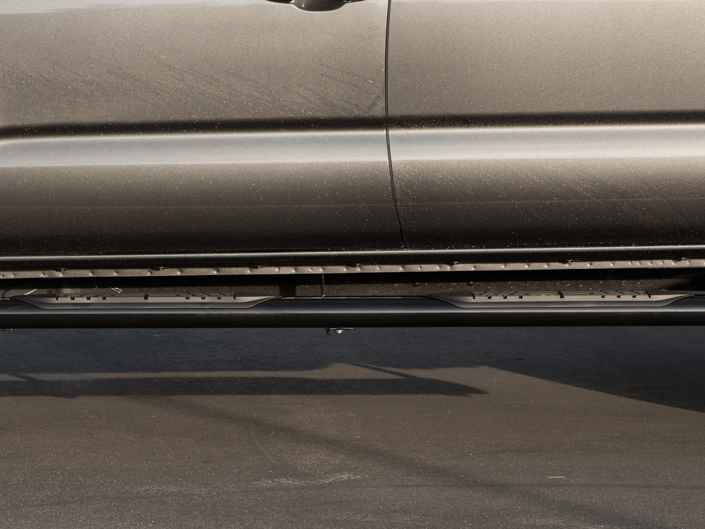 Armordillo 2008-2018 Chevy Silverado 2500/3500 - Extended Cab - Rocker Mount (Excl. Diesel Model) 4" Oval Step Bar -Black - Armordillo USA by I3 Enterprise Inc. 