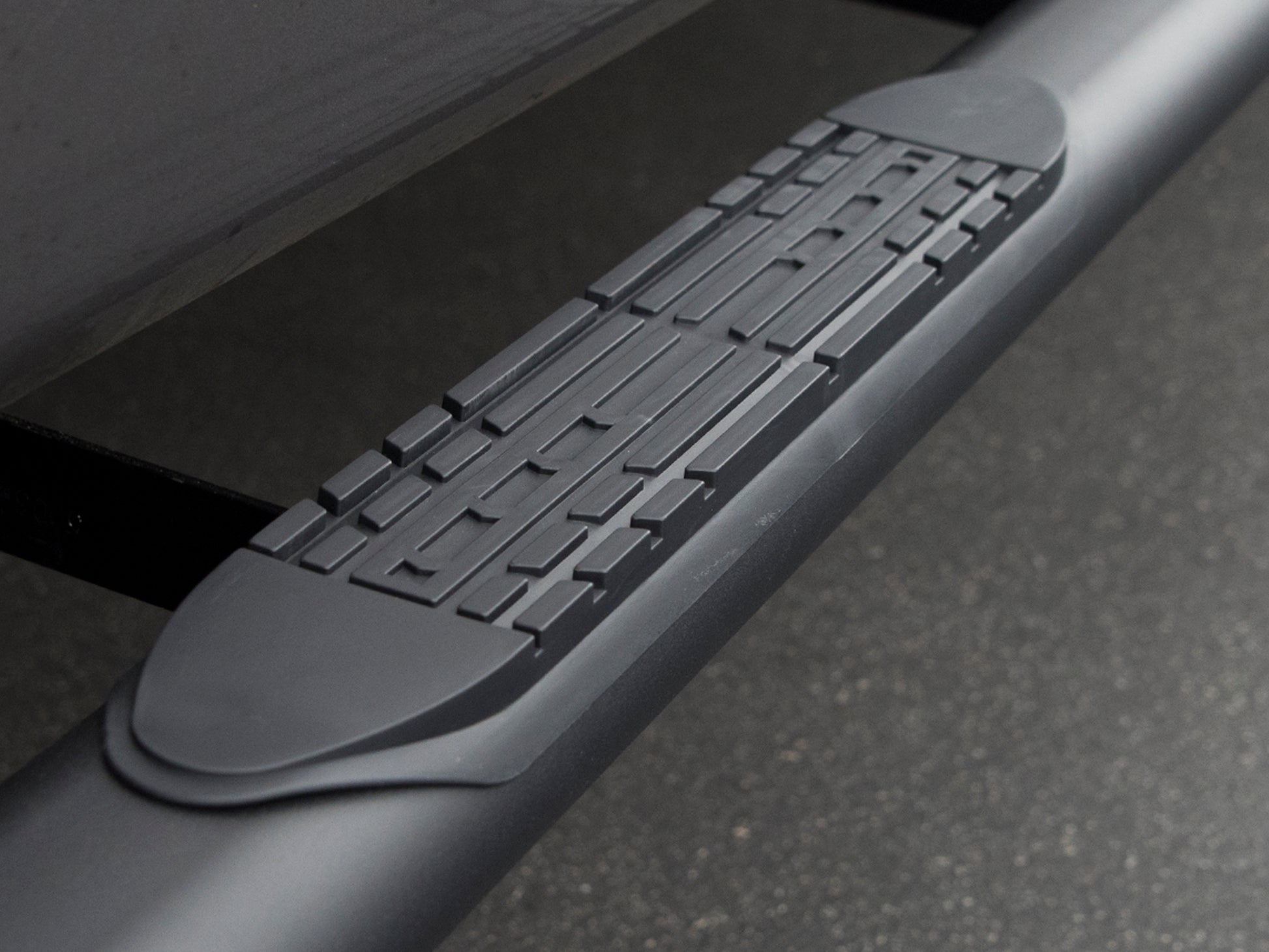 Armordillo 2004-2008 Ford F-150 - SuperCab 4" Oval Step Bar -Matte Black - Armordillo USA by I3 Enterprise Inc. 