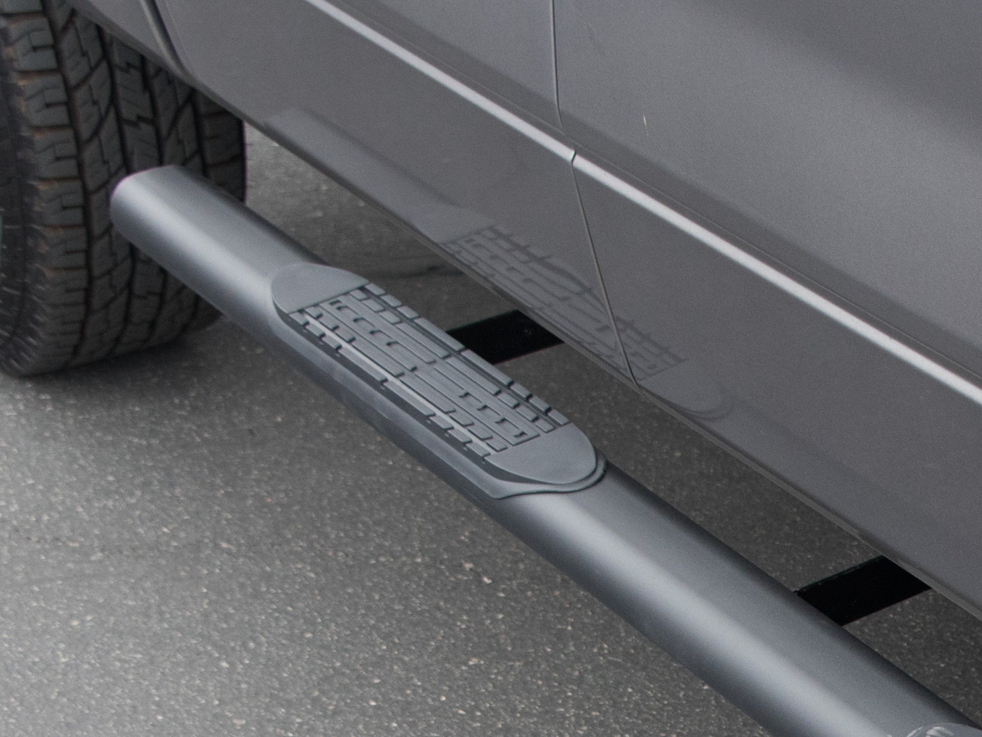 Armordillo 2004-2012 Chevy Colorado - Crew Cab 4" Oval Step Bar -Matte Black - Armordillo USA by I3 Enterprise Inc. 