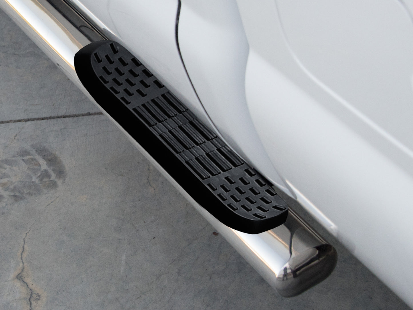 Armordillo 2004-2012 Chevy Colorado - Crew Cab 5" Oval Step Bar - Polished - Armordillo USA by I3 Enterprise Inc. 